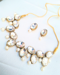 Off white kundan necklace